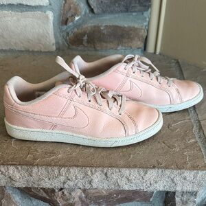 Nike Women's Light Pink Sneakers